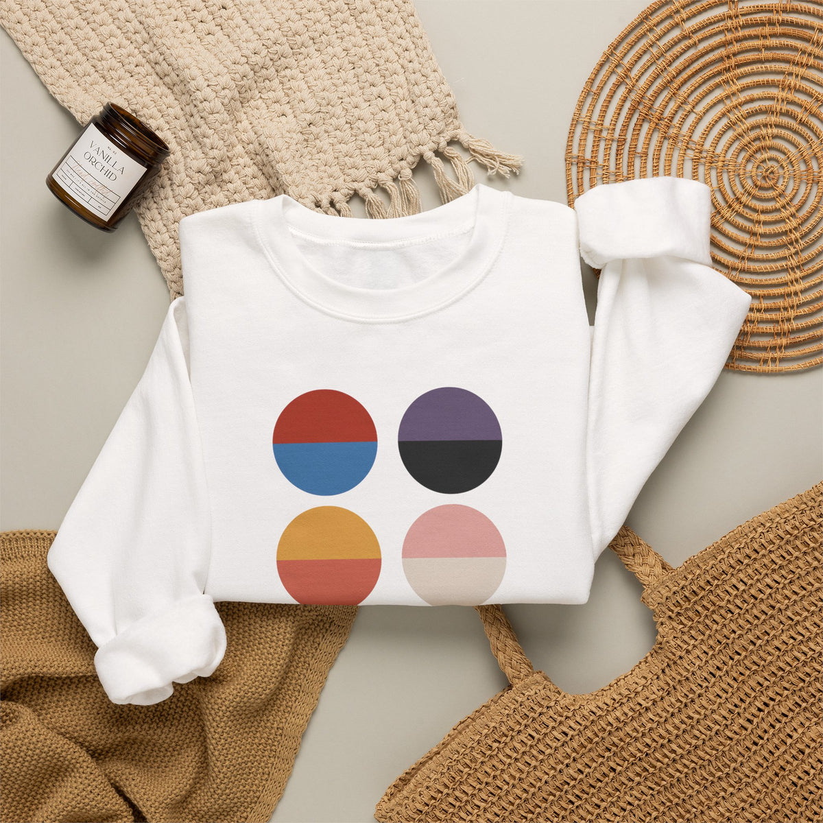 plate 174 crewneck - White